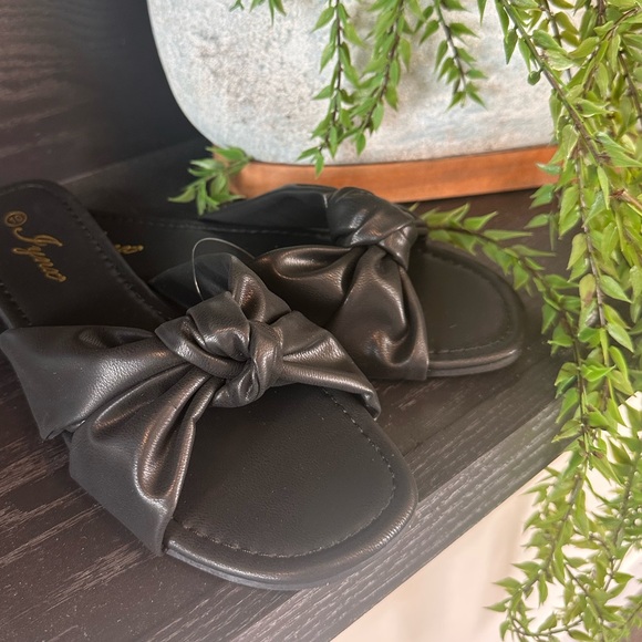 ‼️CLEARANCE‼️ Black Faux Leather Cross Knot Slide Sandals - Picture 4 of 6